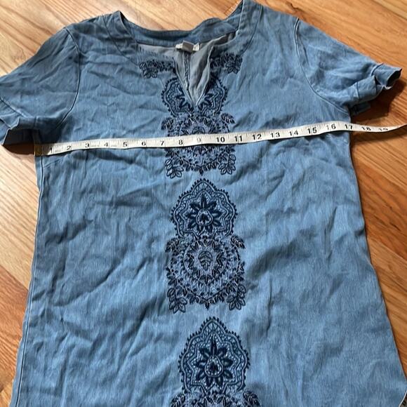 Westport short sleeved boho Denim v neck dress with navy embroidered  accent - Picture 6 of 7